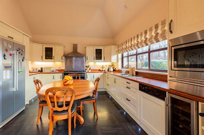 4 Bedroom Detached House For Sale In Main Street, Lochwinnoch, Renfrewshire, PA12