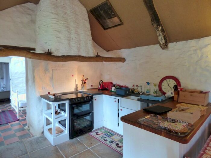 2 Bedroom Cottage To Rent In Llanarth, SA47