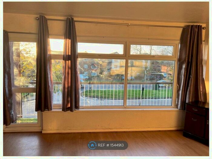 2 Bedroom Flat To Rent In Merryfield Gardens, Stanmore, HA7