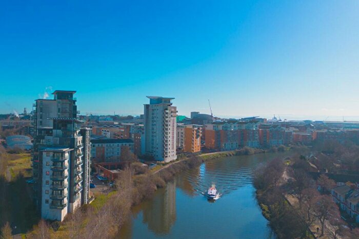 2 Bedroom Apartment For Sale In Overstone Court, Cardiff Bay, CF10