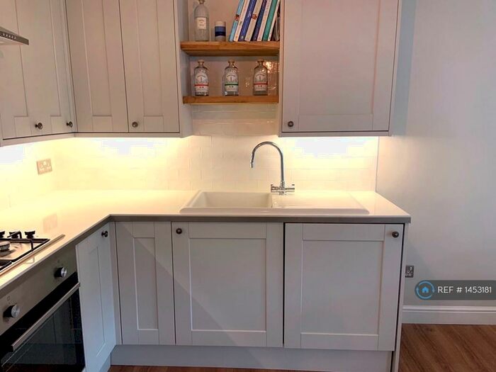 1 Bedroom Flat To Rent In Finsbury Place, Chipping Norton, OX7