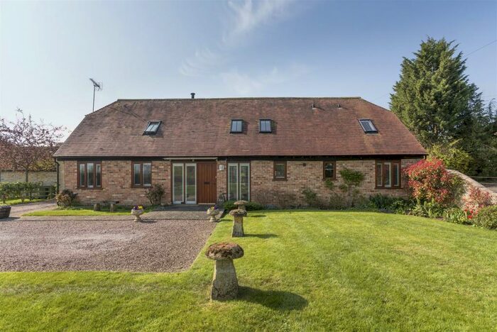 3 Bedroom Barn Conversion For Sale In St Peters Court, Dorsington Road, Pebworth, CV37