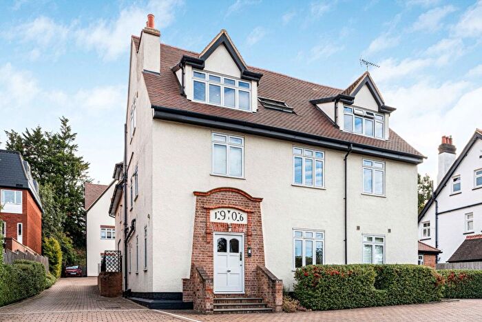 2 Bedroom Flat To Rent In Arden Grove, Harpenden, AL5