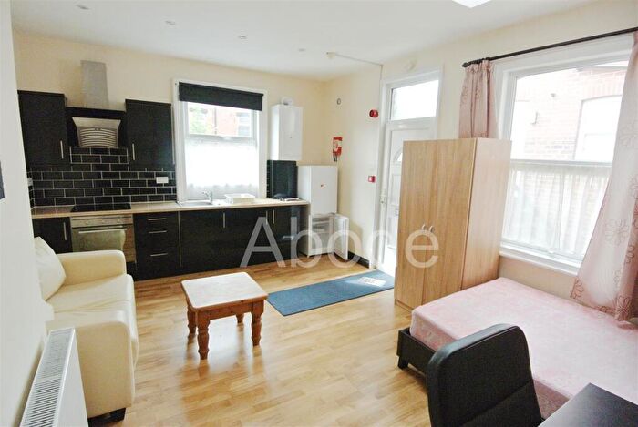 1 Bedroom Flat To Rent In Royal Park Terrace, Hyde Park, Leeds, LS6