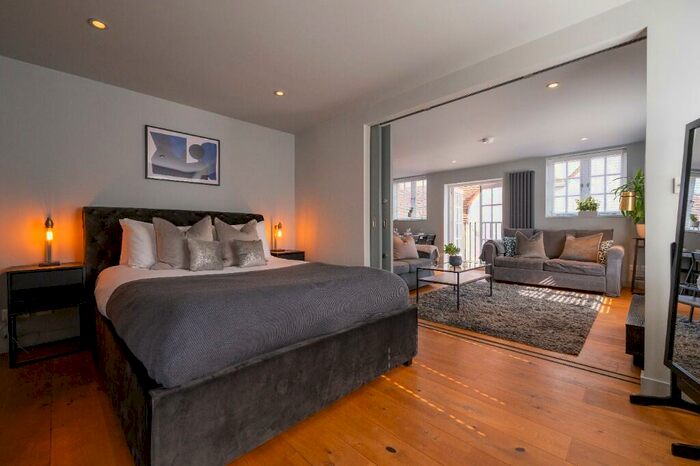 1 Bedroom Serviced Apartments To Rent In Friday Street, Henley-On-Thames, Oxfordshire, RG9