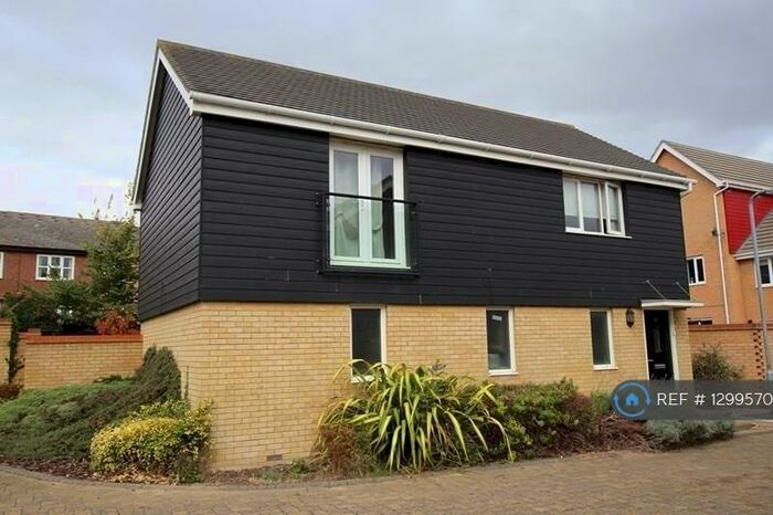 2 Bedroom Flat To Rent In Hera Close, Southend-On-Sea, SS2