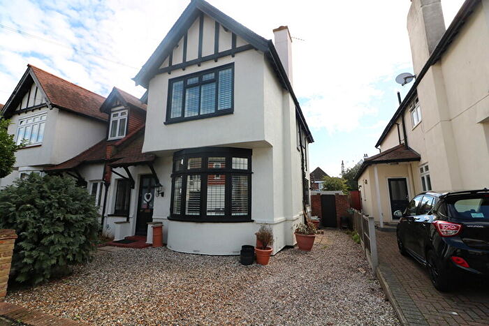 4 Bedroom Semi-Detached House For Sale In Sunningdale Avenue, Leigh-on-Sea, SS9