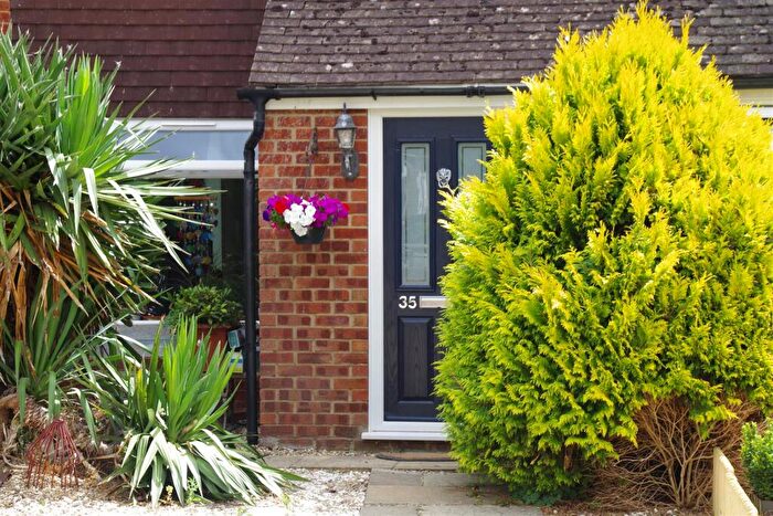 3 Bedroom Semi-Detached House For Sale In Queens Avenue, Wallingford, OX10