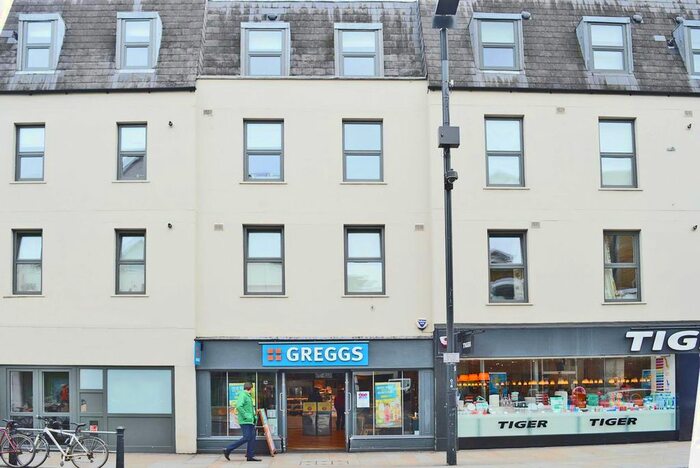 1 Bedroom Flat To Rent In The Quadrant, Richmond, TW9