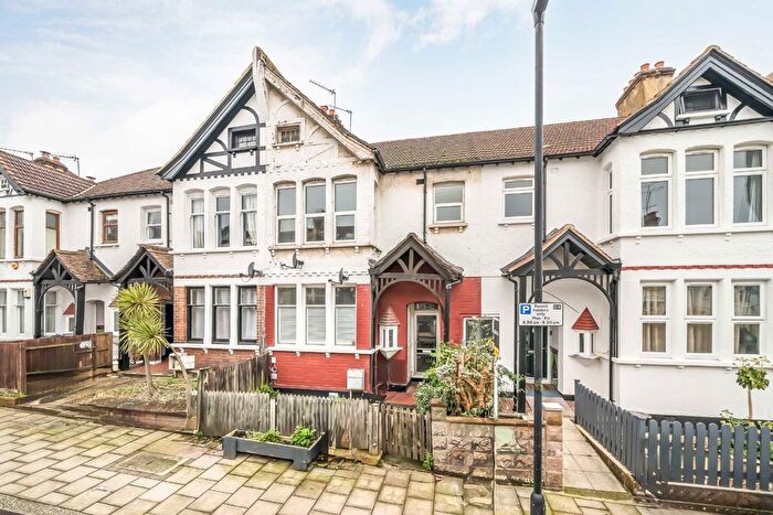 3 Bedroom Flat To Rent In Doverfield Road, Brixton, SW2