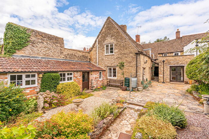 4 Bedroom Terraced House For Sale In High Street, Malmesbury, SN16