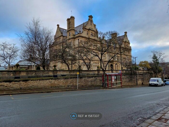 2 Bedroom Flat To Rent In Bramwell Way, Halifax, HX1