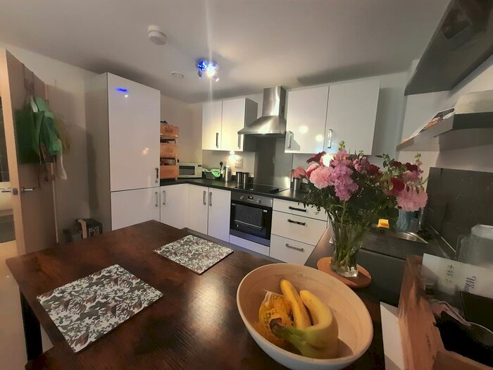 1 Bedroom Flat To Rent In Garratt Lane, Wandsworth, SW18