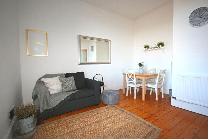 1 Bedroom Flat To Rent In Comely Bank Row, Stockbridge, Edinburgh, EH4