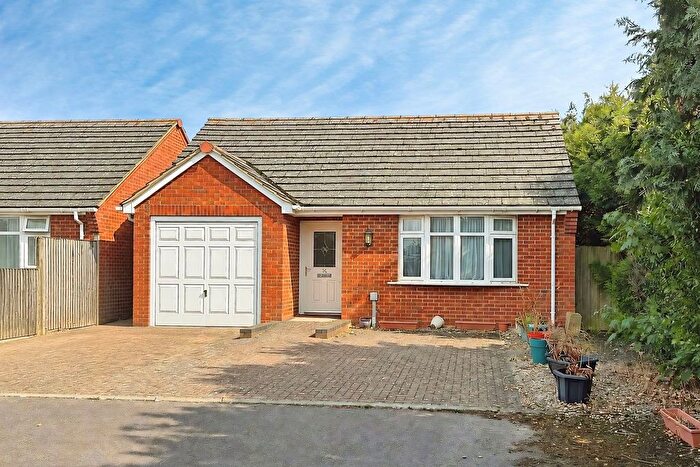2 Bedroom Detached Bungalow For Sale In Meadow Way, Stotfold, Hitchin, SG5