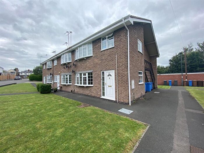 2 Bedroom Flat To Rent In Dean Close, Littleover, Derby, DE23