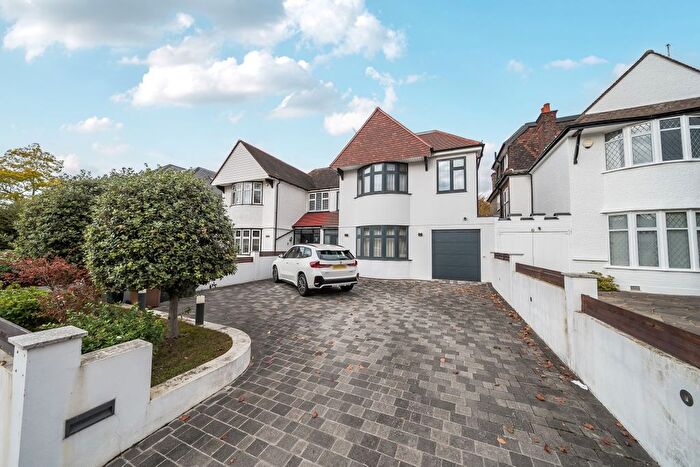 6 Bedroom Semi-detached House To Rent In Creighton Avenue, London, N10