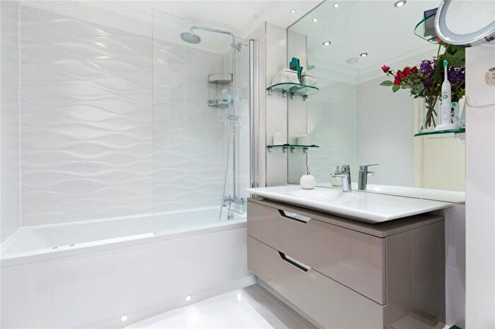 2 Bedroom Apartment To Rent In Queens Terrace, St John's Wood, London, NW8