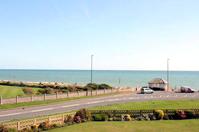 3 Bedroom Apartment To Rent In Fitzalan Court, Rackham Road, Littlehampton, BN16