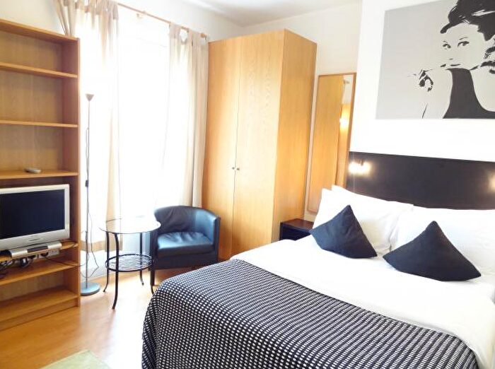 Studio To Rent In Cartwright Gardens, Bloomsbury, London, WC1H