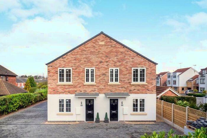 2 Bedroom House To Rent In Bingham Road, Nottingham, NG12