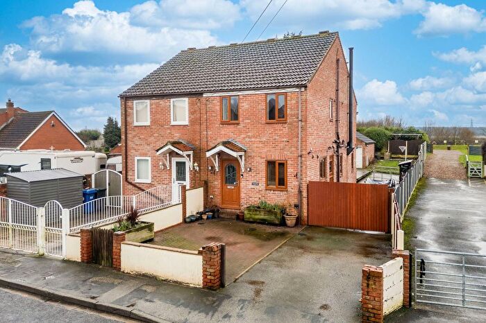 3 Bedroom Semi Detached House For Sale In Hirst Road, Chapel Haddlesey, Selby, YO8