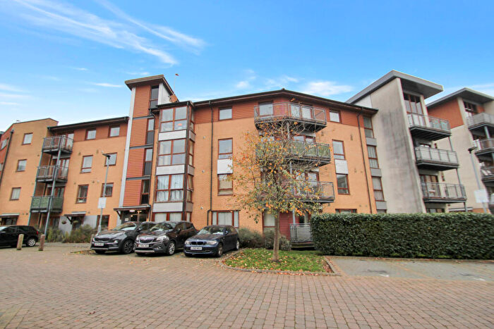 1 Bedroom Flat To Rent In Bedroom - Unfurnished - Commonwealth Drive, Crawley, RH10