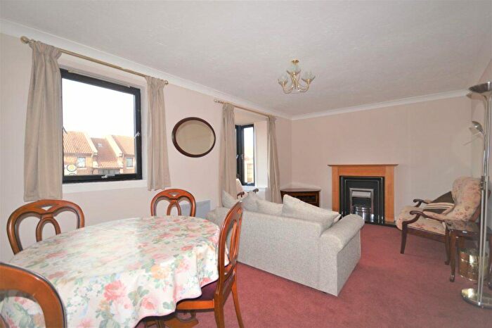 2 Bedroom Flat To Rent In L Tarrant, Gracefield Court, Musselburgh, EH21