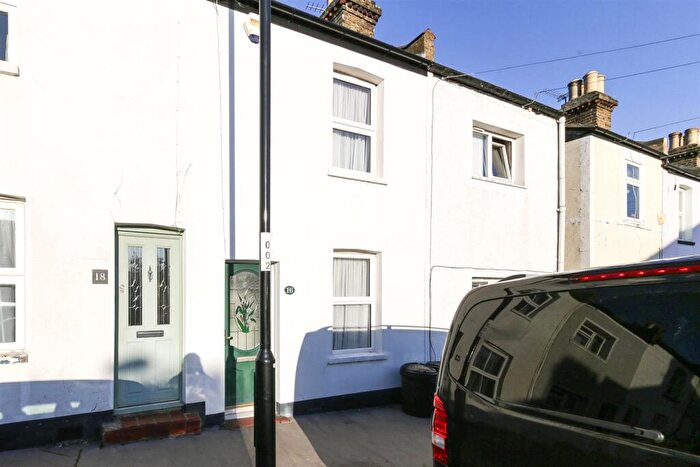 3 Bedroom Terraced House For Sale In Love Lane, South Norwood, SE25