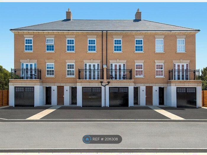 4 Bedroom Terraced House To Rent In Salmons Yard, Newport Pagnell, MK16