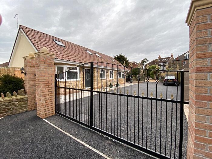 3 Bedroom Bungalow To Rent In Green Beret Lane, Downend, Bristol, BS16