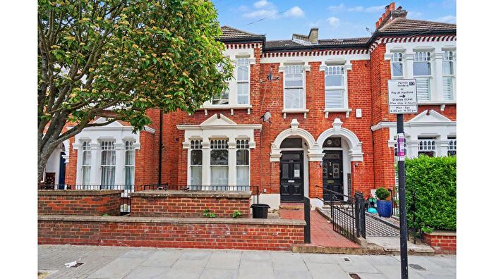 2 Bedroom Flat For Sale In Flat, Louisville Road, Tooting Bec, London, SW17