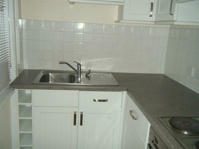 Flat To Rent In Maiden Street - Weymouth, DT4