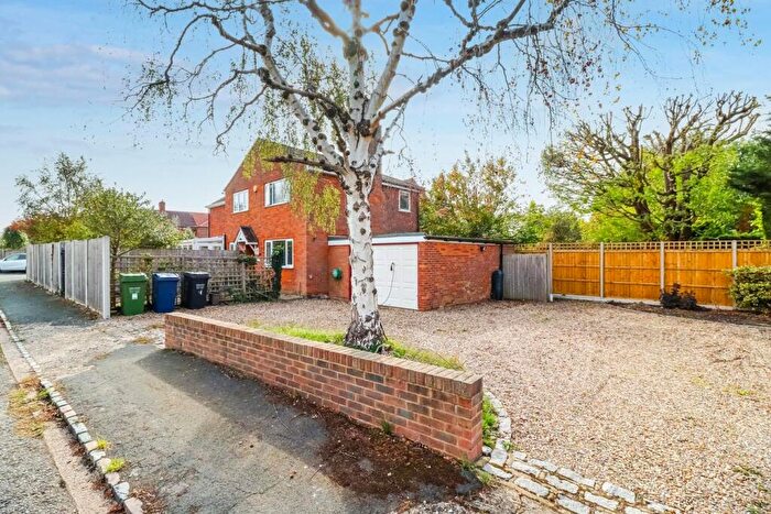 4 Bedroom Detached House For Sale In Highlands Lane, Chalfont St Peter, Gerrards Cross, SL9