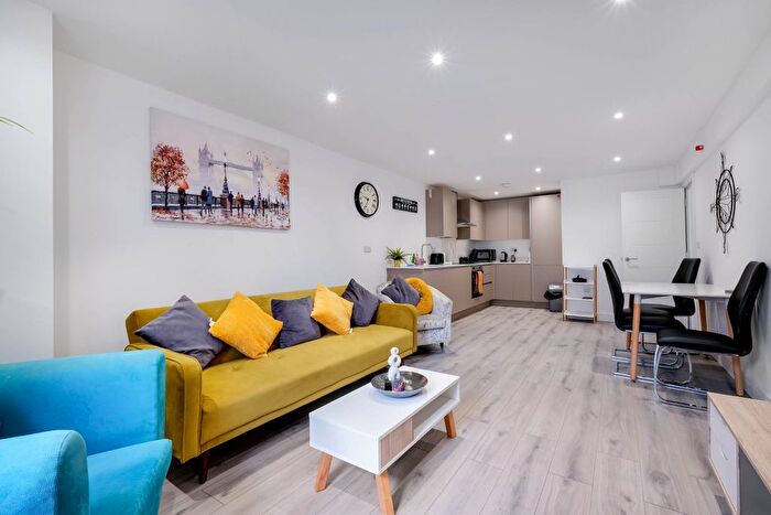 2 Bedroom Flat To Rent In High Street, Camberley, GU15