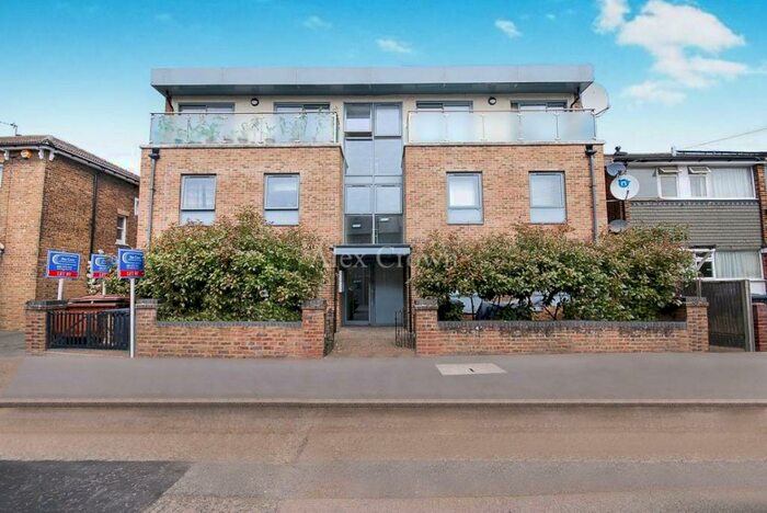 2 Bedroom Flat To Rent In Palace Court, Palace Road, Bounds Green, N11