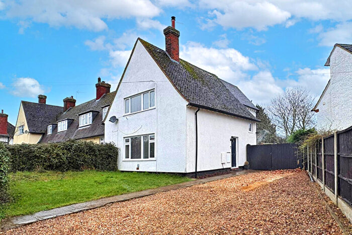 4 Bedroom End Of Terrace House For Sale In The Crescent, St Ippolyts, SG4