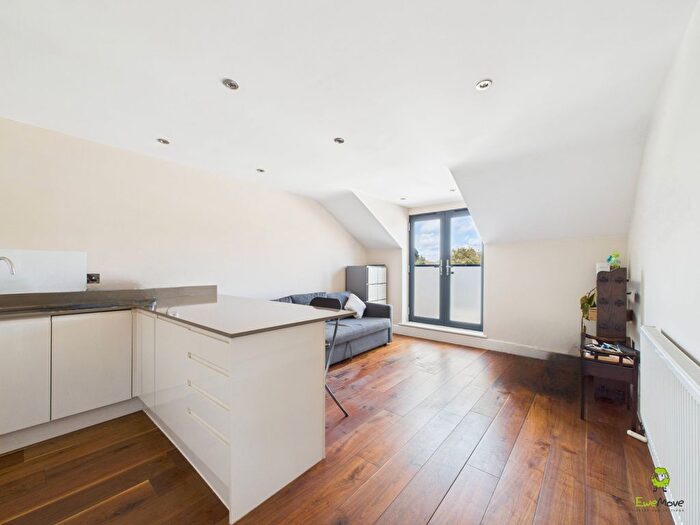 2 Bedroom Flat To Rent In Norcliff Court, Bellegrove Road, Welling, DA16