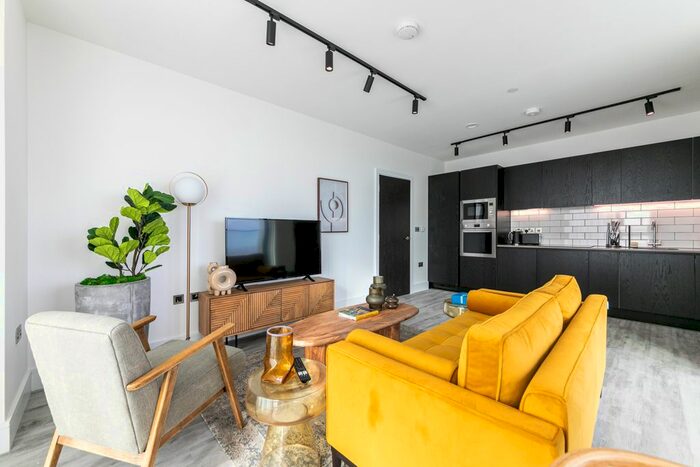 2 Bedroom Flat To Rent In Portal Way, Acton, W3