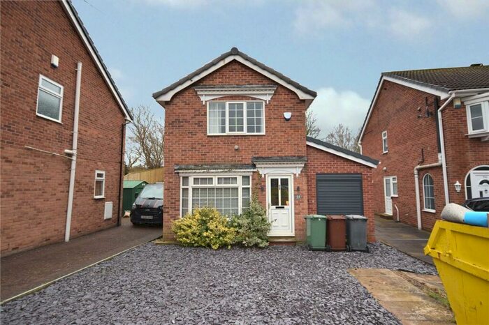 4 Bedroom Detached House To Rent In Abbeydale Oval, Kirkstall, Leeds, LS5