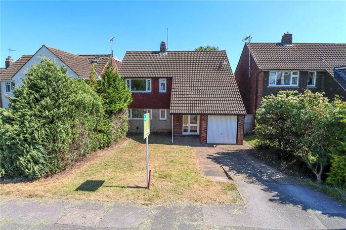 3 Bedroom Detached House To Rent In Tuffnells Way, Harpenden, AL5