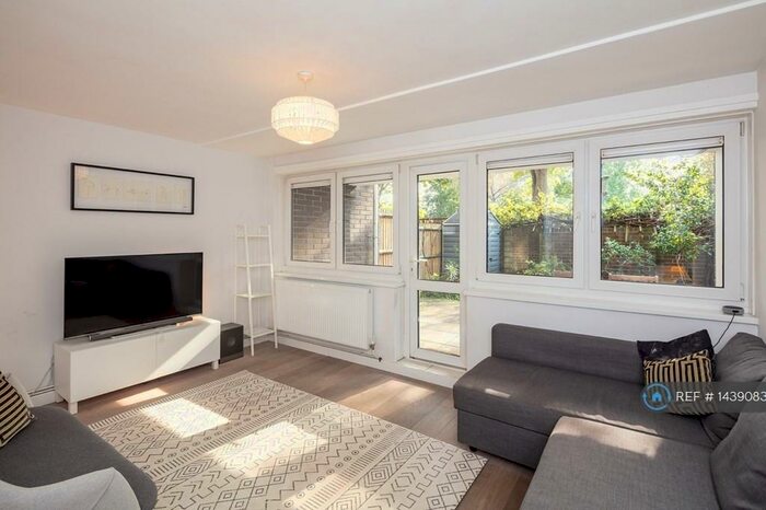 3 Bedroom Maisonette To Rent In Henfield Close, London, N19