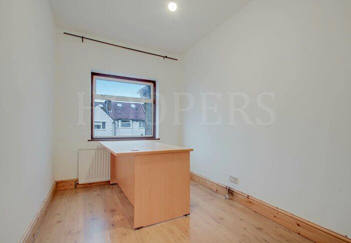 5 Bedroom Terraced House To Rent In Waterloo Road, London, NW2