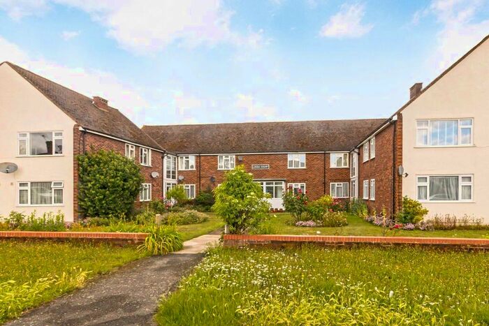 2 Bedroom Flat To Rent In Clayton Road, Chessington, KT9