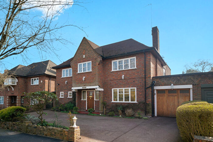 5 Bedroom Detached House For Sale In Cedars Close, Hendon, NW4