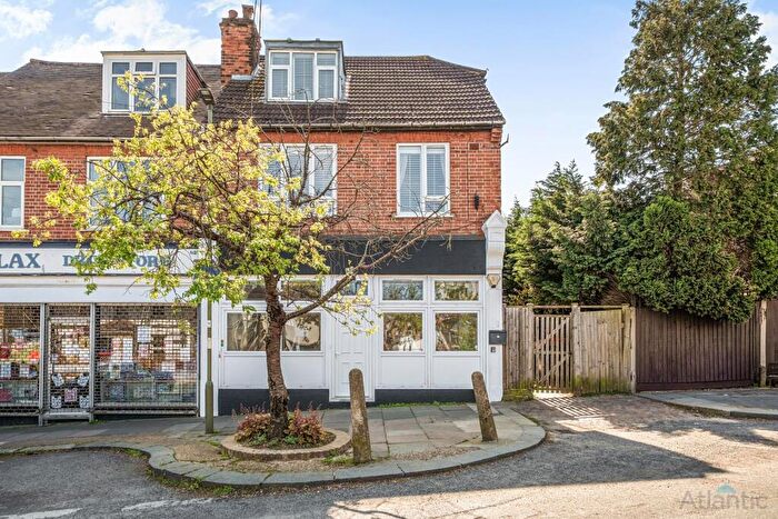 2 Bedroom Flat For Sale In Church Lane, East Finchley, N2