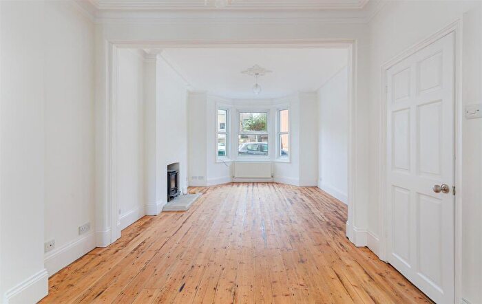 5 Bedroom End Of Terrace House For Sale In Large Central Cowes Townhouse - West Hill Road, Cowes, PO31