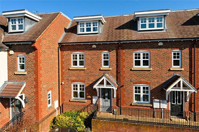 4 Bedroom Terraced House For Sale In Rythe Close, Claygate, Esher, Surrey, KT10