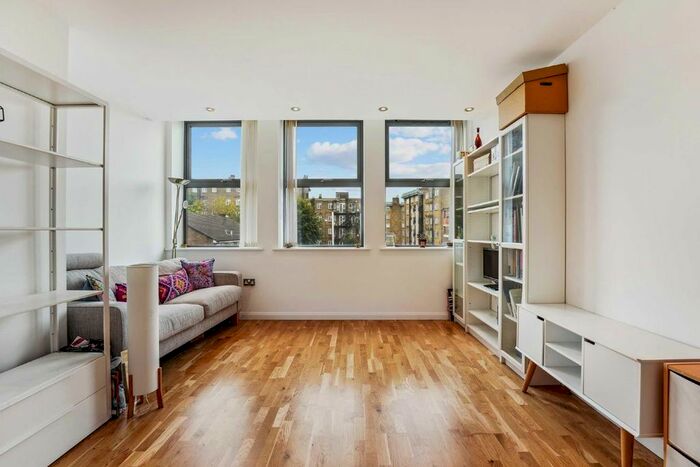 1 Bedroom Flat To Rent In Streatham High Road, London, SW16