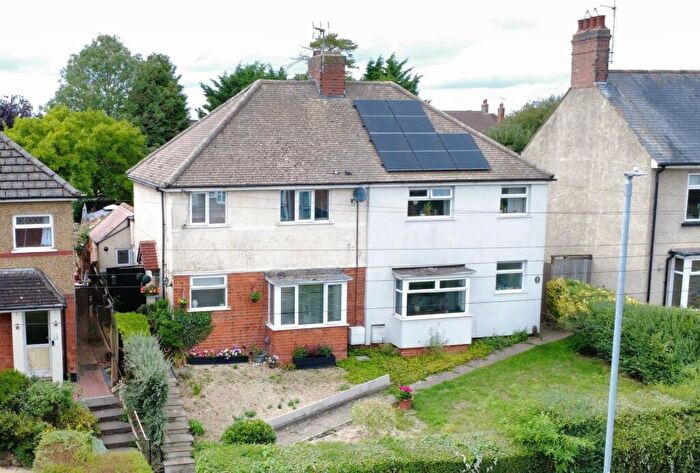 3 Bedroom Semi-Detached House For Sale In Desborough Road, Rothwell, Kettering, NN14